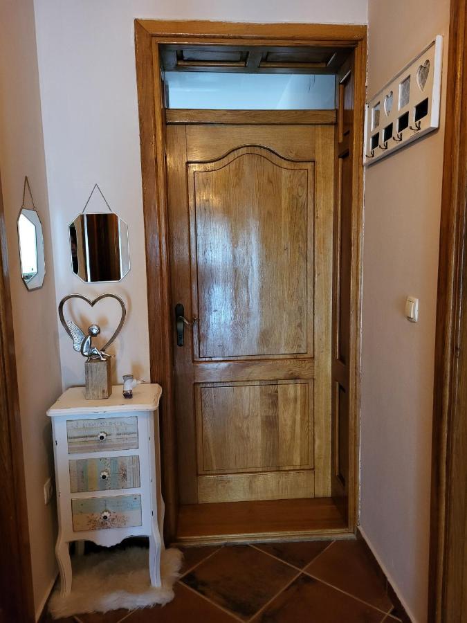 Sobe Pilajevo 2, 183 Ulica Stjepana Radica, Gola Apartment Luaran gambar